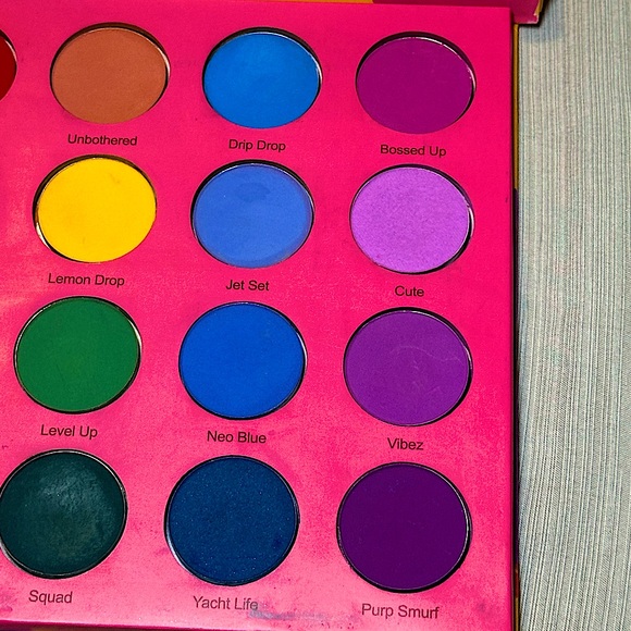 Coloured Raine Vivid Pigment and Shadow Palette - Picture 5 of 6